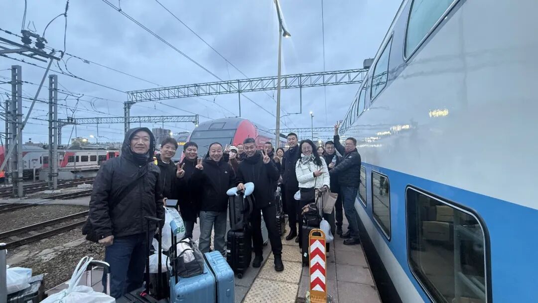 思迅俄罗斯行-城际火车换乘留念-14.jpg 思迅俄罗斯行-城际火车换乘留念-14.jpg